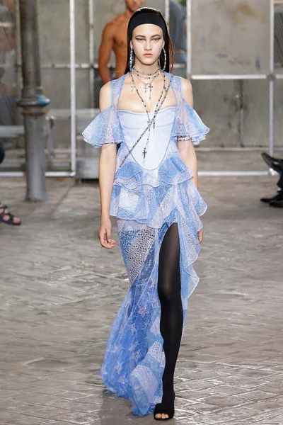 Look 29